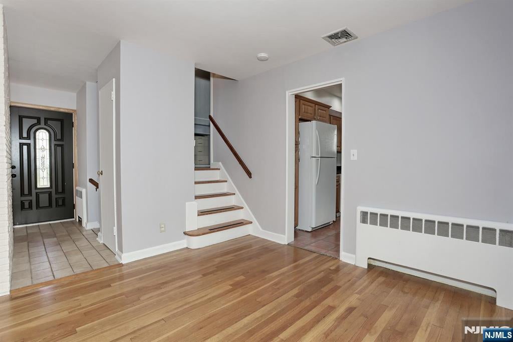 Homes for Sale in Northern NJ | ThisIsRiverEdge.com 27 BRIARCLIFF Road