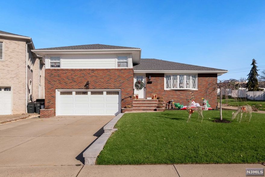 Welcome to this fully renovated split level home for sale in the desirable north end section of section. This home features a first floor open concept layout, hardwood floors throughout, quartz countertops, S/S appliances, high end Samsung refrigerator and Washer / Dryer, 4 Bedrooms, 3 and 1/2 bathrooms, finished basement with in law suite (private entrance), long driveway with 2 car garage on an oversized lot (50x135) with large backyard and spacious patio perfect for entertaining! You don't want to miss this!