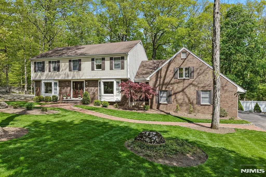 Photo of 716 Windswept Lane, Franklin Lakes, NJ 07417 (MLS # 26017689)