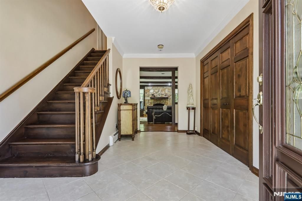 Photo of 716 Windswept Lane, Franklin Lakes, NJ 07417 (MLS # 26017689)