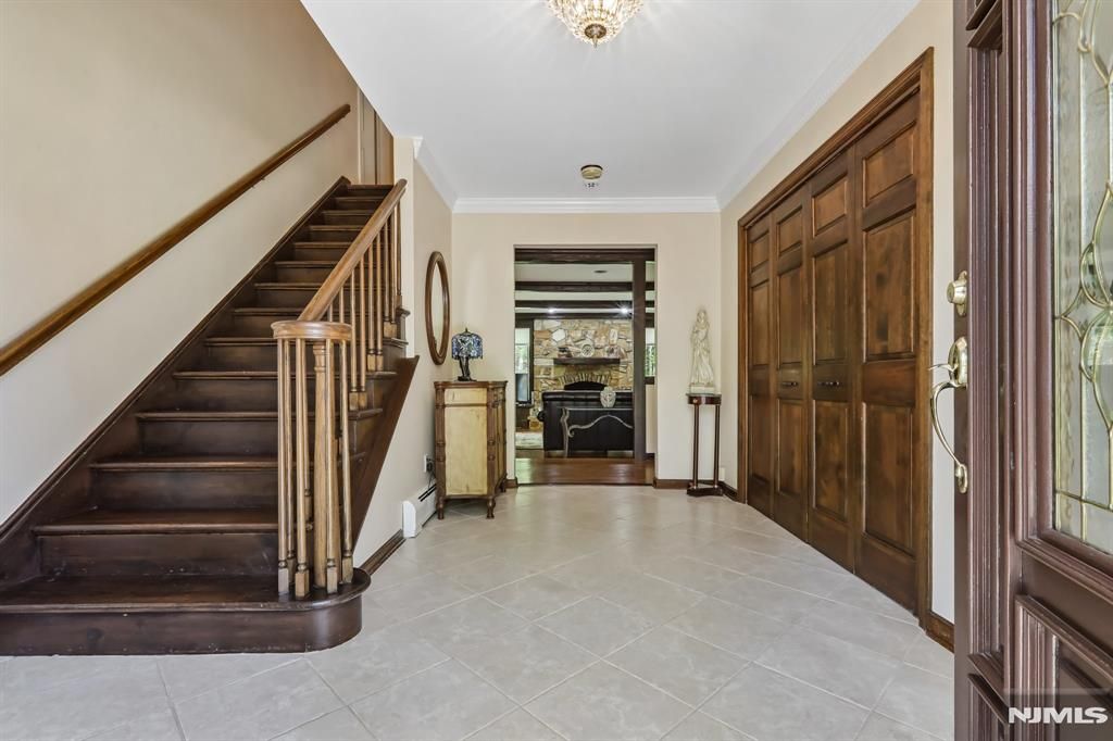 Photo of 716 Windswept Lane, Franklin Lakes, NJ 07417 (MLS # 26017689)