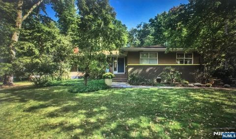 Photo of 363 Valley Rd, Haworth, NJ 07641 (MLS # 26008936)