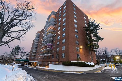 Photo of 301 Beech Street #2B, Hackensack, NJ 07601 (MLS # 26004535)