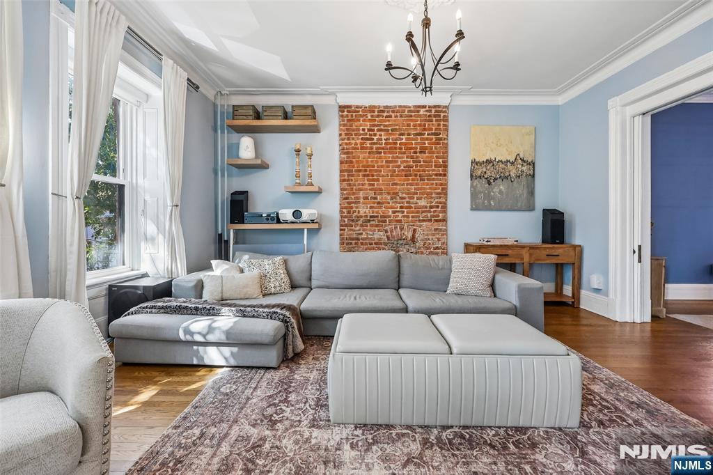 232 Montgomery Street 3