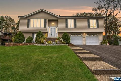 16 Ironwood Way Little Falls NJ 07424