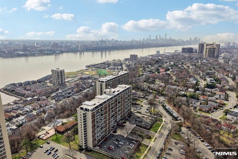 Photo of 2 Horizon RD #G16, Fort Lee, NJ 07024 (MLS # 26022239)