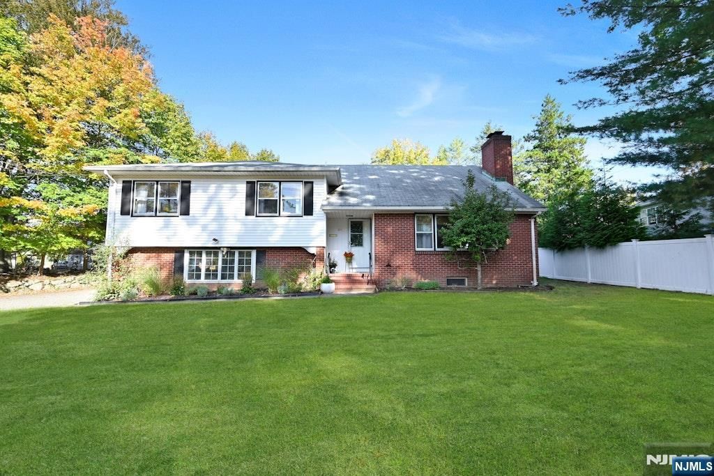 Photo of 211 Airmount Road, Mahwah, NJ 07430 (MLS # 25037161)