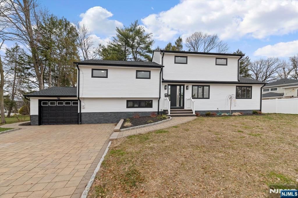 Photo of 229 Standish Road, Paramus, NJ 07652 (MLS # 26001412)