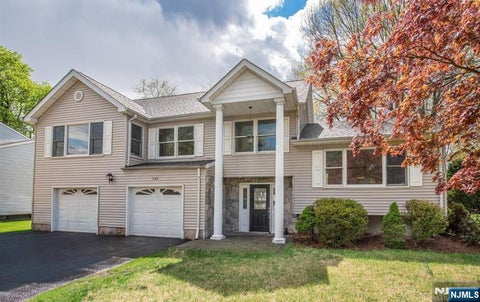 Photo of 728 Prospect Street, Glen Rock, NJ 07452 (MLS # 26033489)