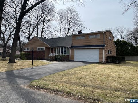 225 12th Street Cresskill NJ 07626