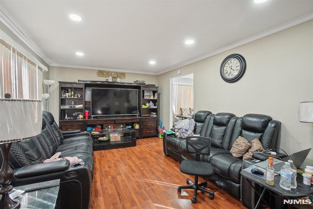 80-84 Cedarhurst