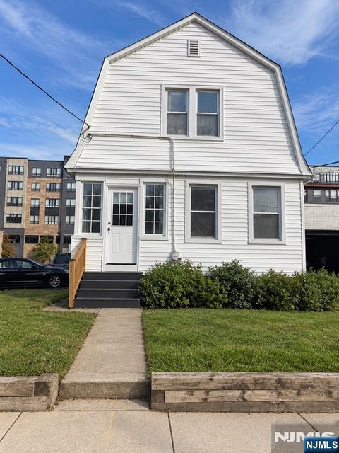 Photo of 216 River St, Hackensack, NJ 07601 (MLS # 26040470)