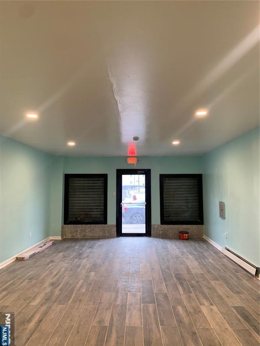 This freshly renovated retail space is in a prime, high-traffic location with a diverse customer base, making it perfect for a variety of business ideas. The modern interior creates an inviting atmosphere, ready for a check cashing business, electronics shop, or specialty store. With strong foot traffic and plenty of opportunities, this space is ideal for entrepreneurs looking to bring their vision to life.