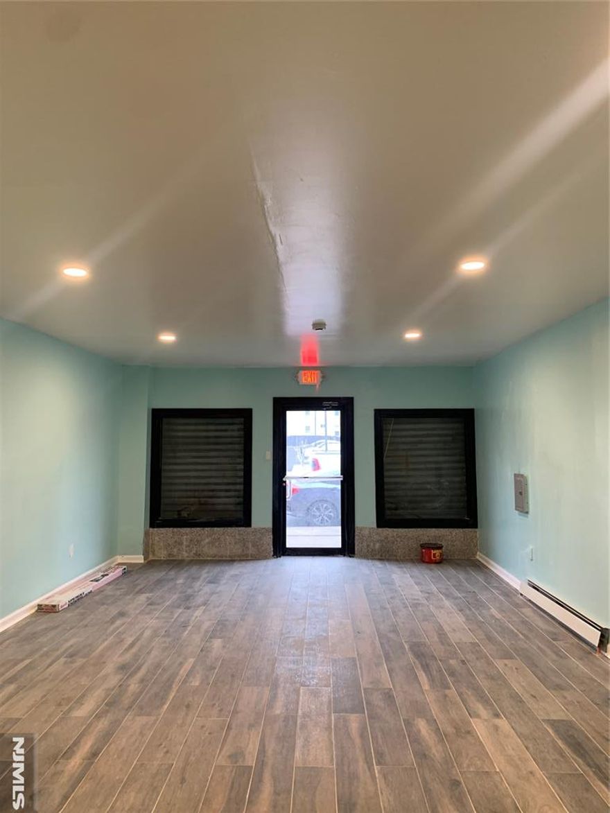 This freshly renovated retail space is in a prime, high-traffic location with a diverse customer base, making it perfect for a variety of business ideas. The modern interior creates an inviting atmosphere, ready for a check cashing business, electronics shop, or specialty store. With strong foot traffic and plenty of opportunities, this space is ideal for entrepreneurs looking to bring their vision to life.