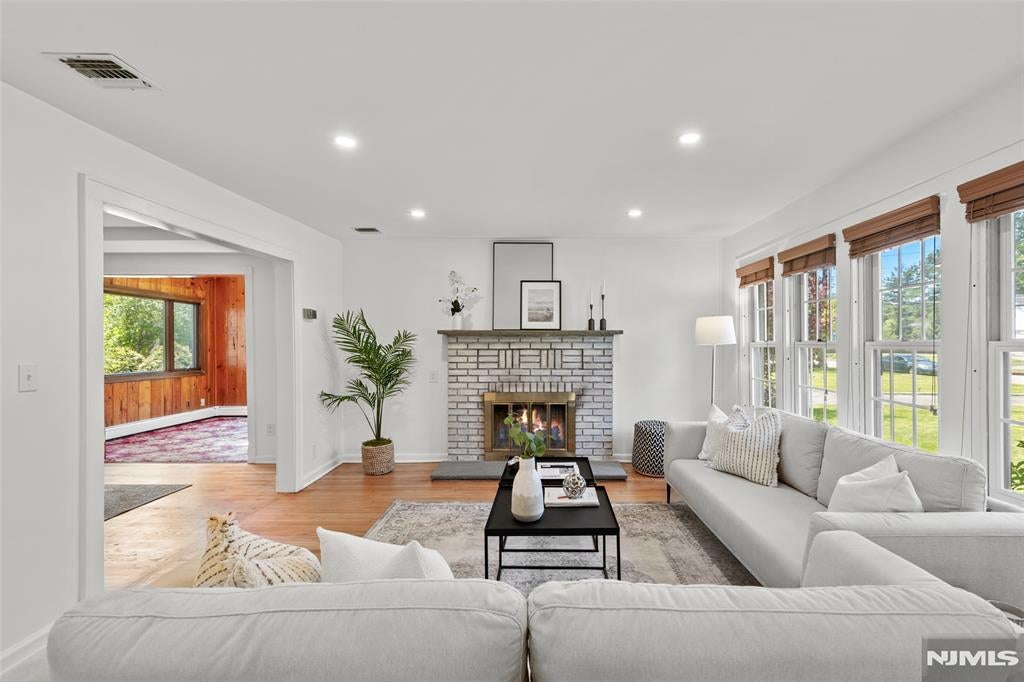 225 Walnut Street