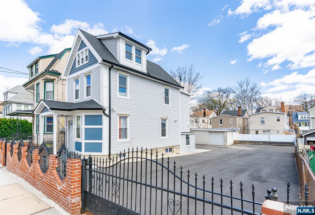 188-190 Myrtle Avenue