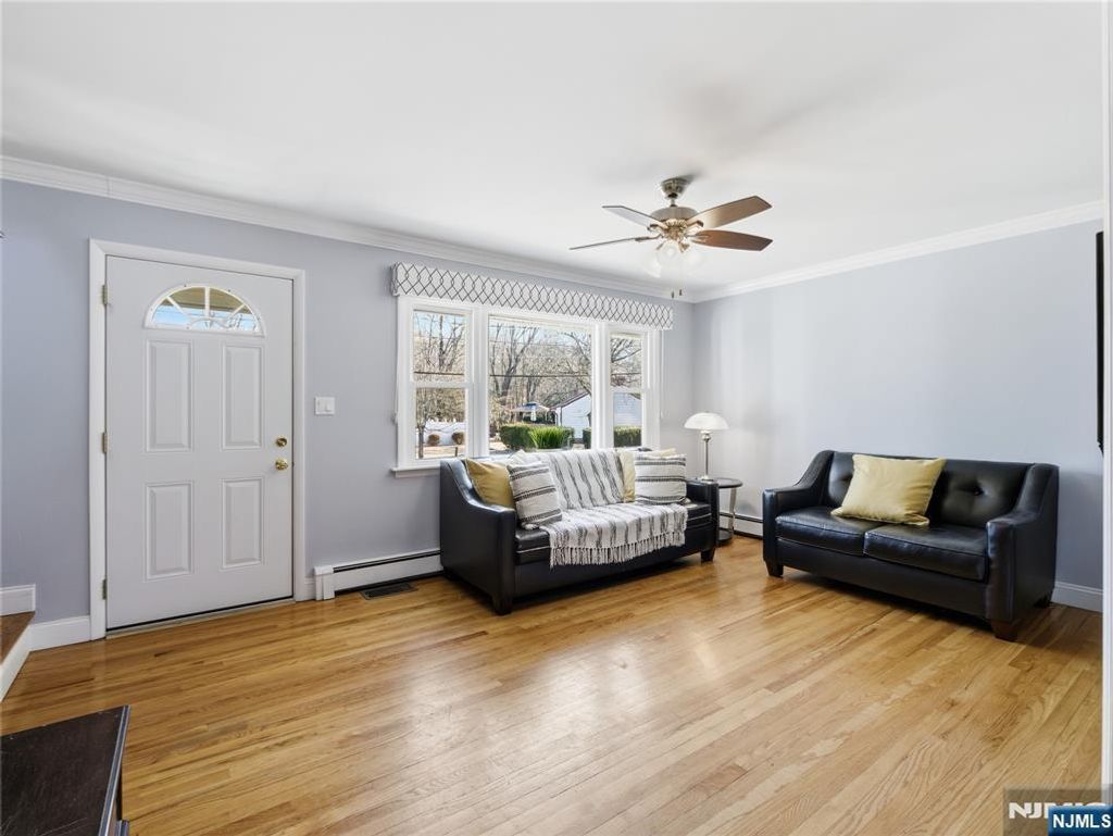 Photo of 29 Evergreen Avenue, Wanaque, NJ 07420 (MLS # 26001168)