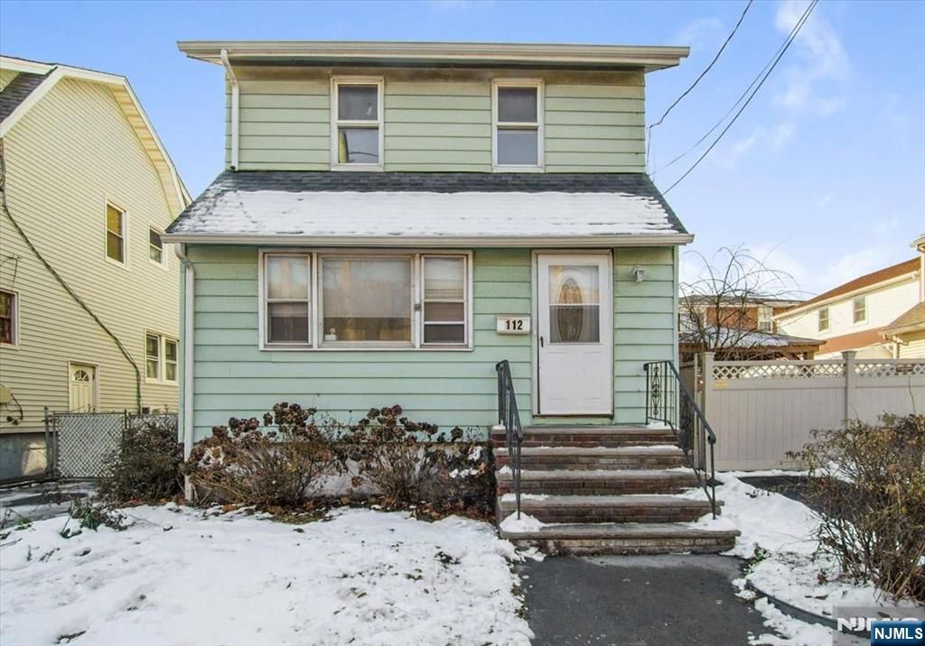 Photo of 112 Rutherford Avenue, Lyndhurst, NJ 07071 (MLS # 25043618)