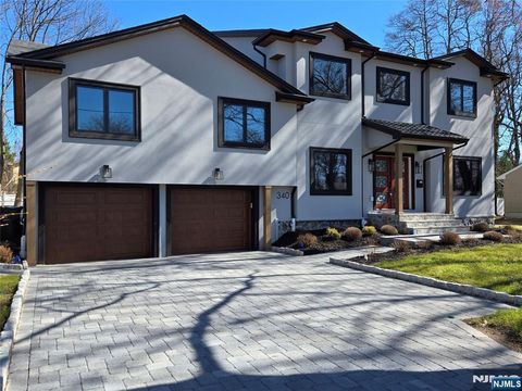 340 Ellen Place, Paramus, NJ 07652 - MLS#: 25008690