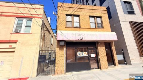 Photo of 516 51st Street, West New York, NJ 07093 (MLS # 26010327)