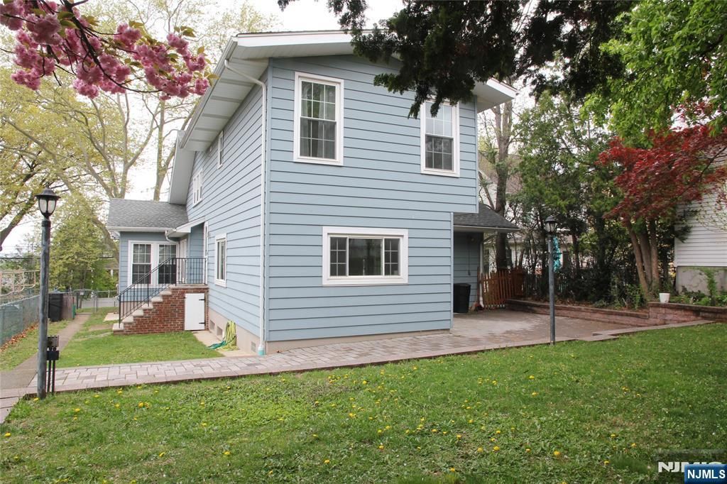 Photo of 586 Hillside Street, Ridgefield, NJ 07657 (MLS # 25032879)