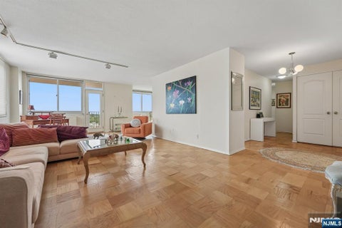 Photo of 2150 Center Avenue #15E, Fort Lee, NJ 07024 (MLS # 26030021)