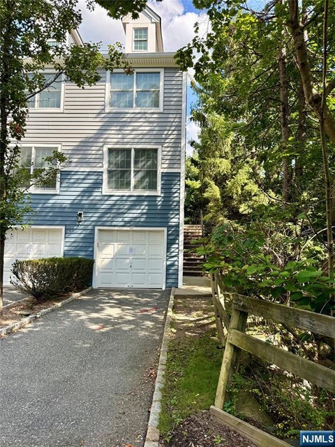 Photo of 629 Fairfax Dr, Ramsey, NJ 07446 (MLS # 26034850)