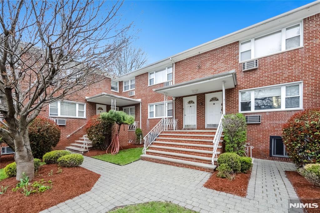 201 Oakdene Place D2