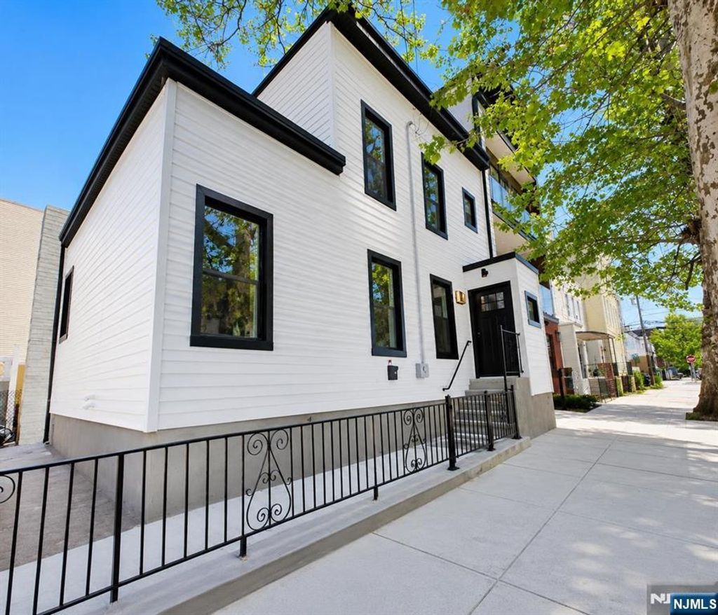 Photo of 7 Pierce Avenue, Jersey City, NJ 07307 (MLS # 26018265)