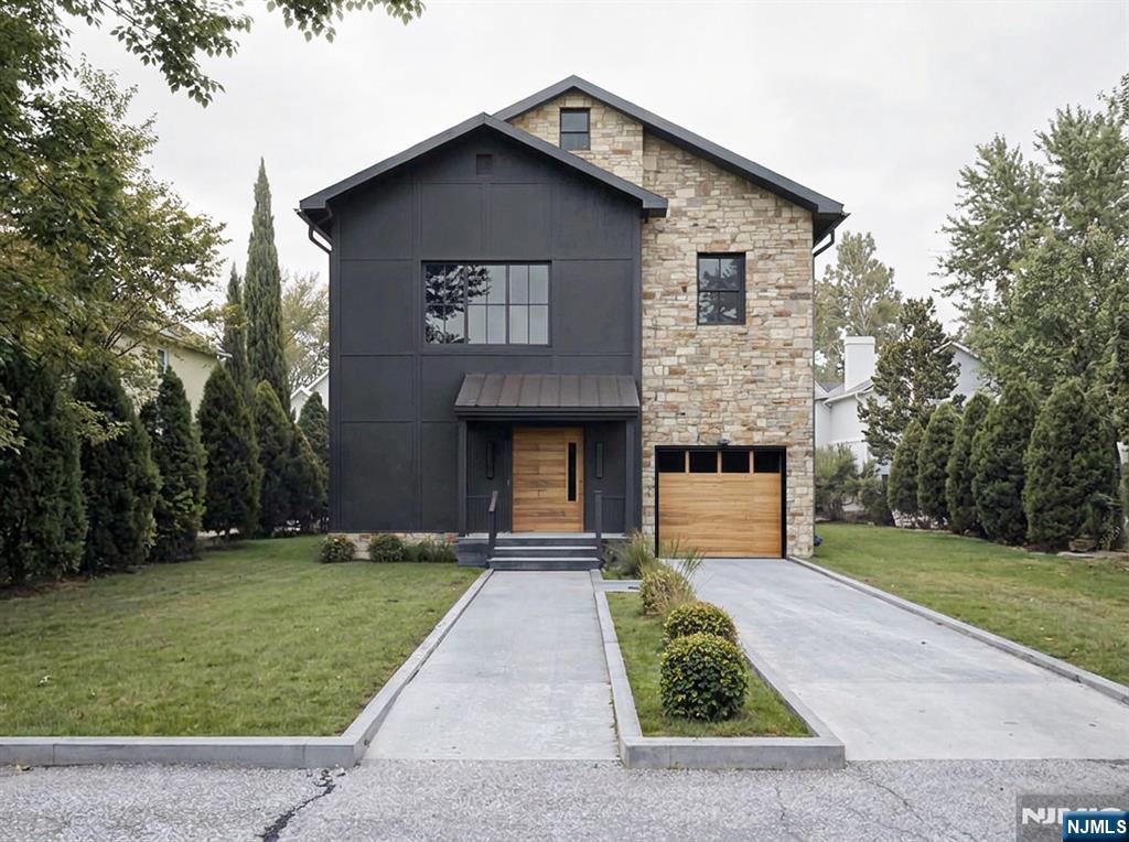 64 Eagle Avenue