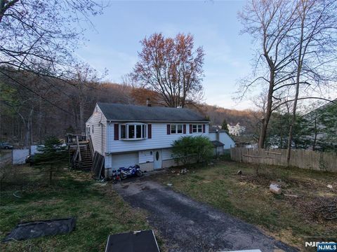 Photo of 168 Art Street, Ringwood, NJ 07456 (MLS # 26013002)