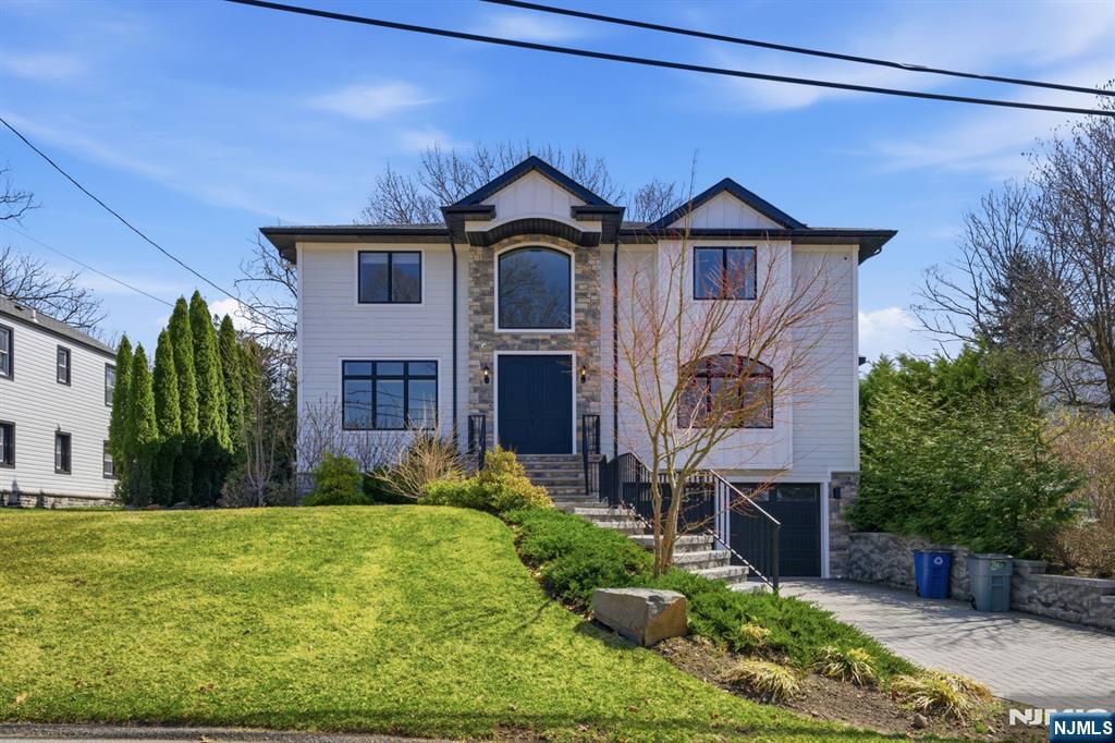 34 Dubois Avenue