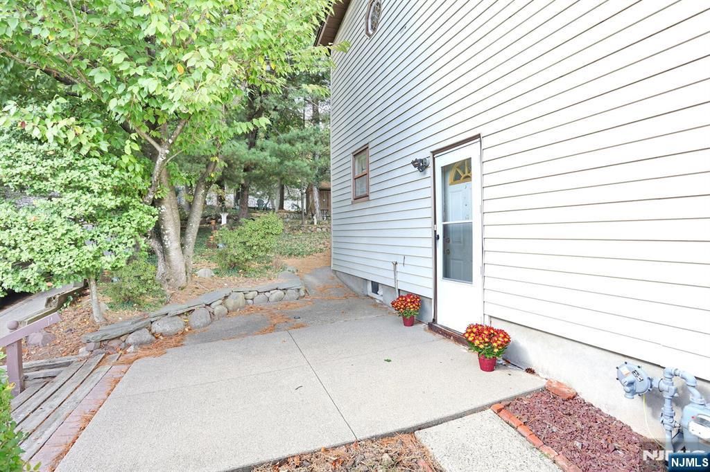 Photo of 51 Mountainside Terrace, Clifton, NJ 07013 (MLS # 25036093)