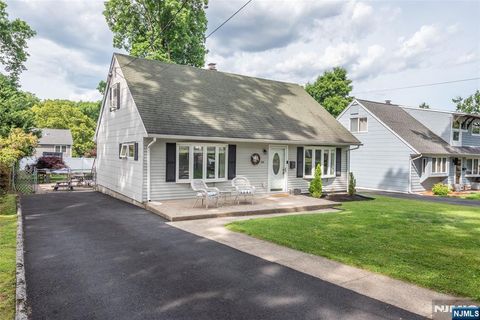 Photo of 114 Sunrise Terrace, Cedar Grove, NJ 07009 (MLS # 26020634)
