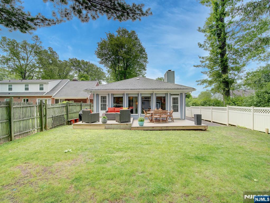 15 Lessing Road