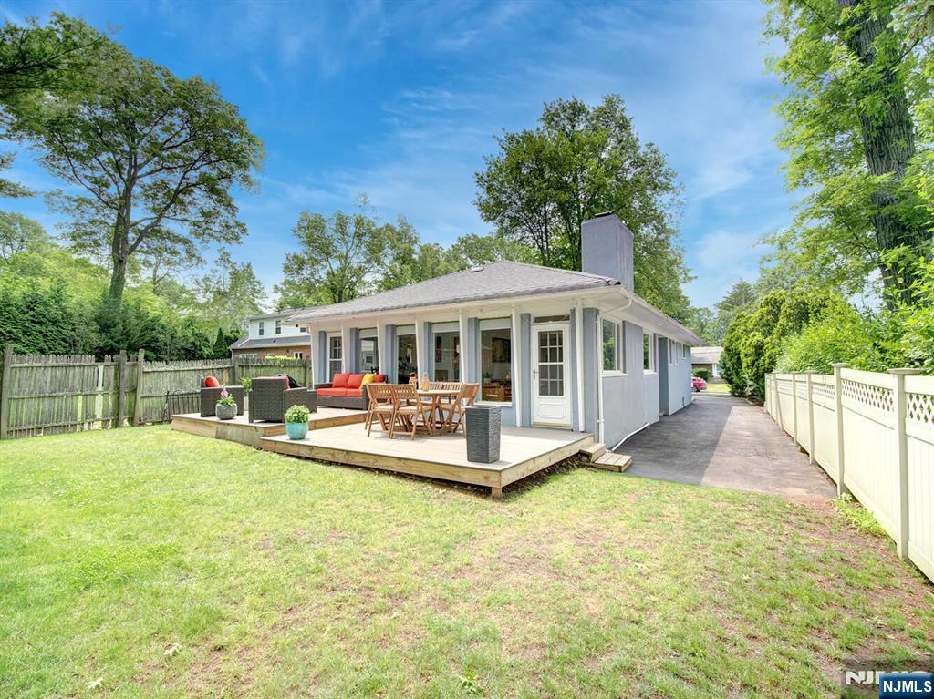 15 Lessing Road