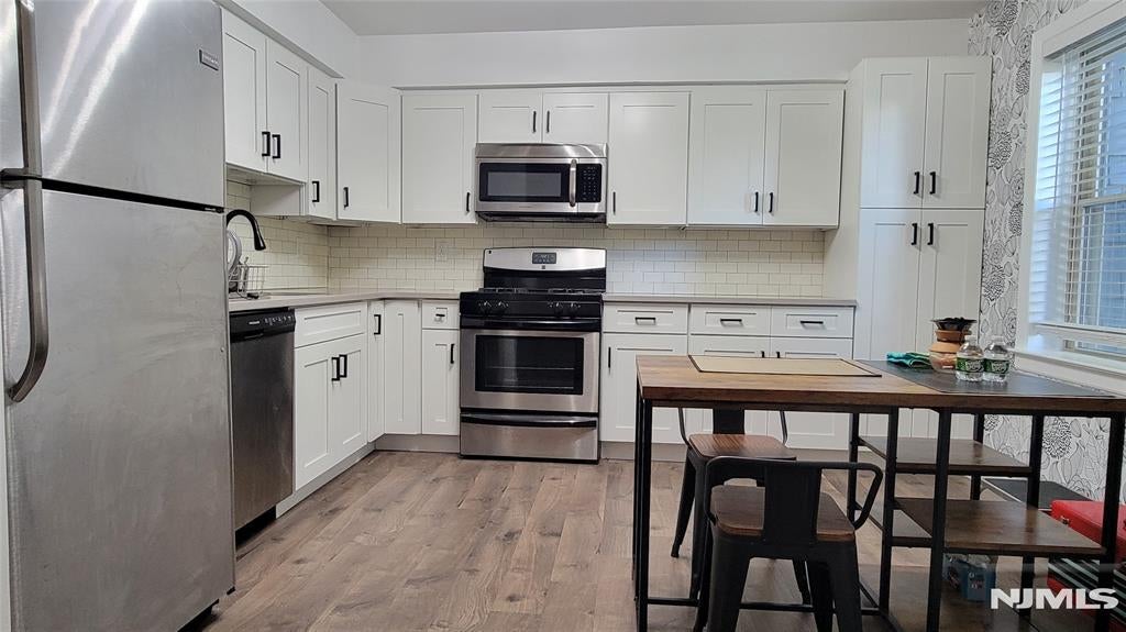 700 Schuyler D 22