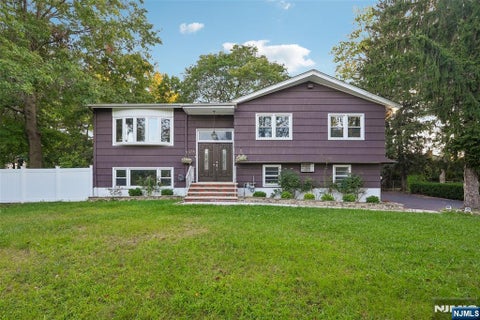 Photo of 274 Oradell Avenue, Paramus, NJ 07652 (MLS # 26036209)