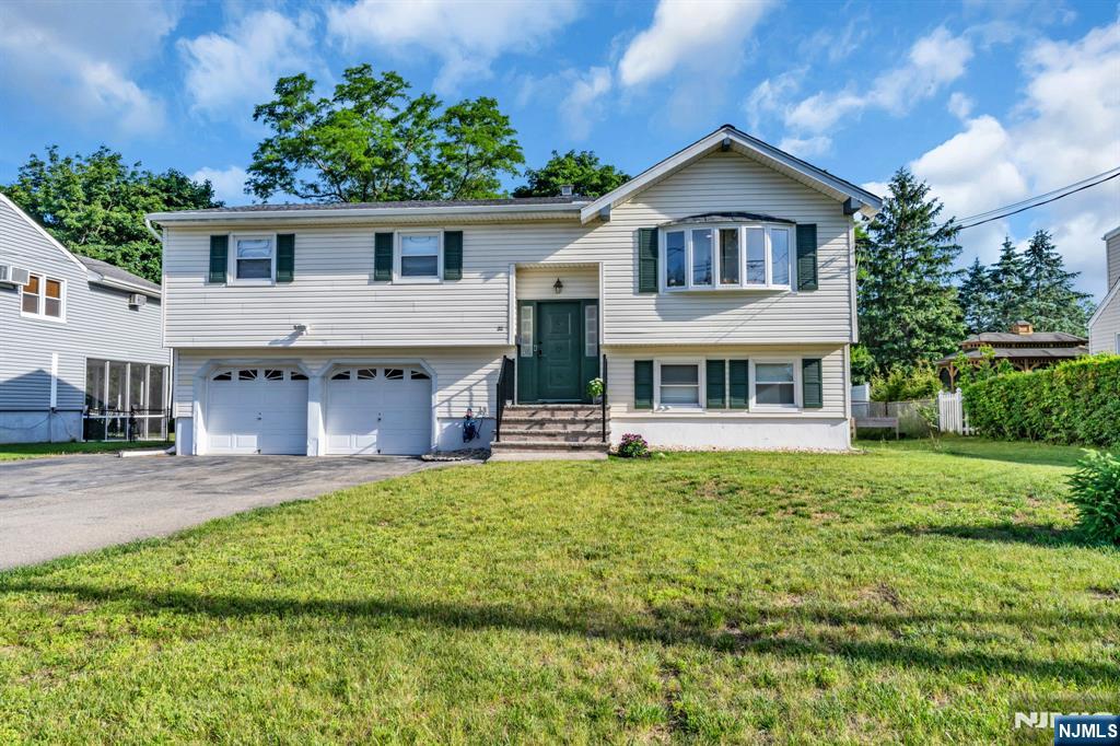 33 Oak Avenue