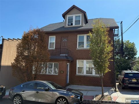Photo of 610 Gregory Ave #2, Weehawken, NJ 07086 (MLS # 25034132)