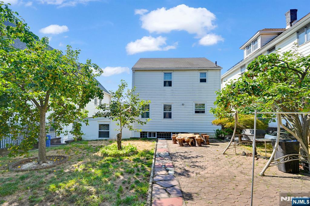 112 W 3rd Street