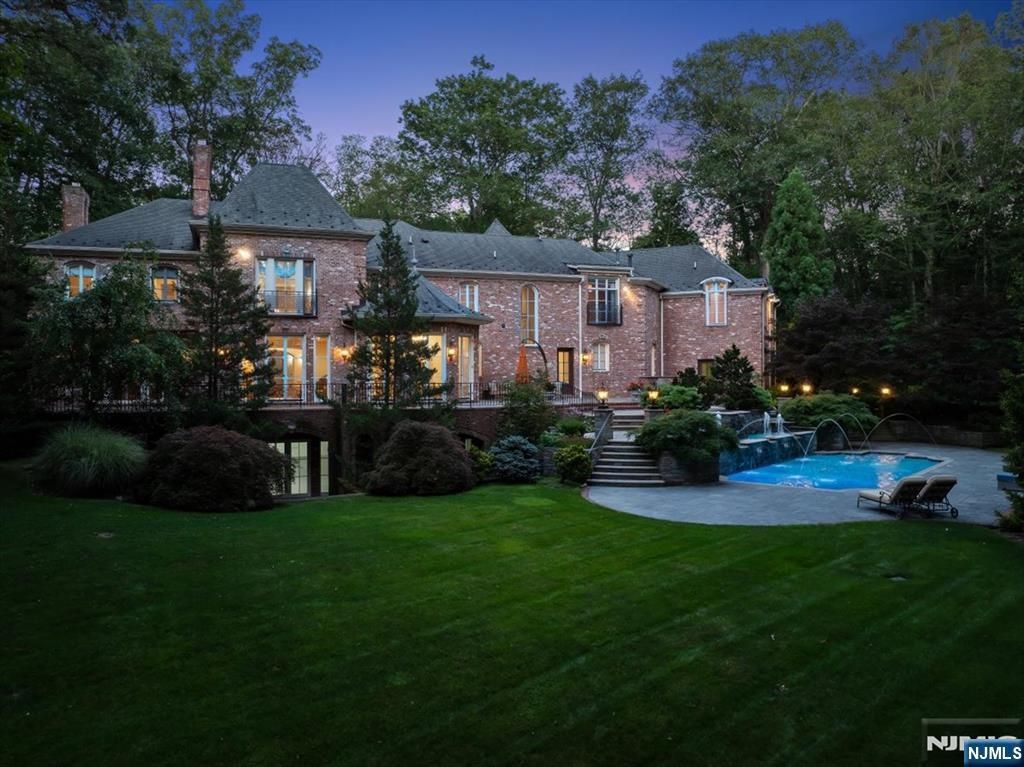 Photo of 47 Fox Hedge Road, Saddle River, NJ 07458 (MLS # 25025335)