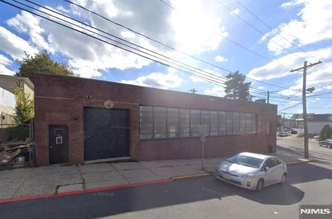 395 Henry Street Fairview NJ 07022