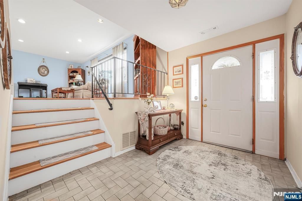 Photo of 9 Allison Court, Wayne, NJ 07470 (MLS # 25041611)