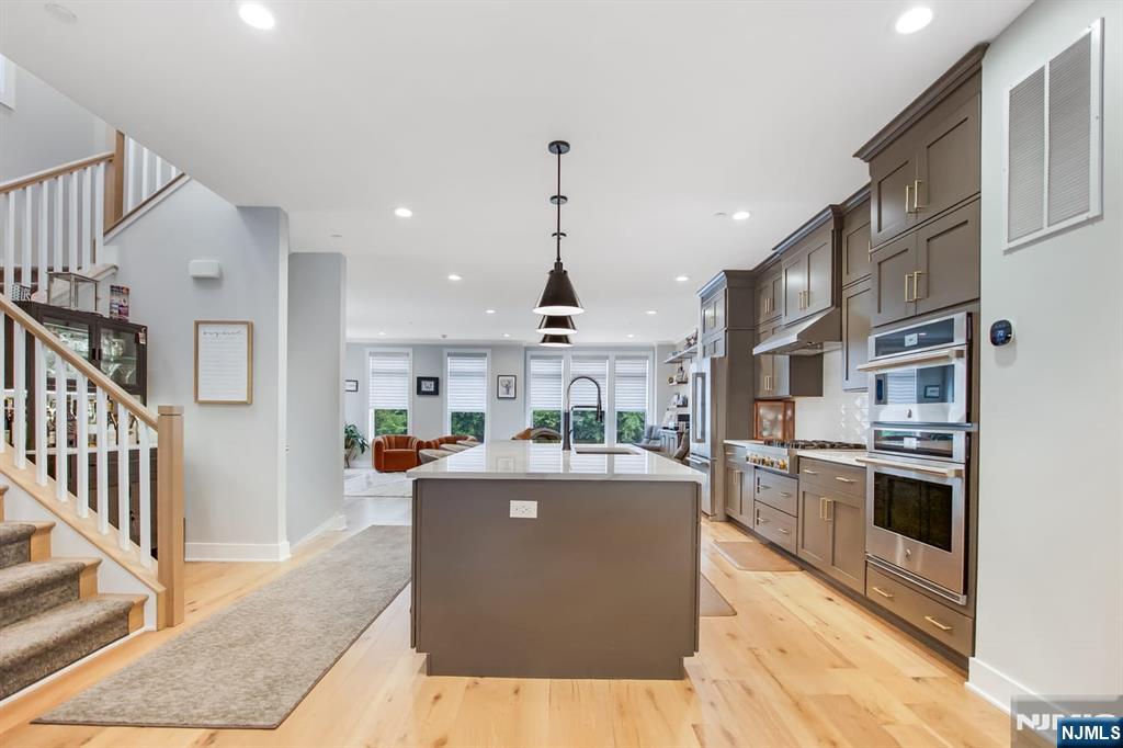 Homes for Sale in Northern NJ | ThisIsRiverEdge.com 98 Cinnamon Drive