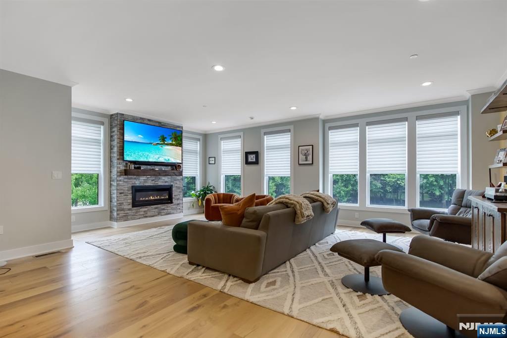 Homes for Sale in Northern NJ | ThisIsRiverEdge.com 98 Cinnamon Drive