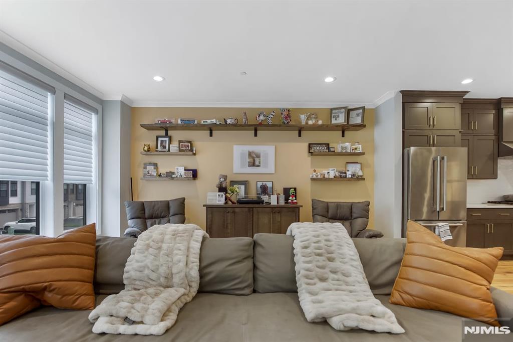 98 Cinnamon Drive