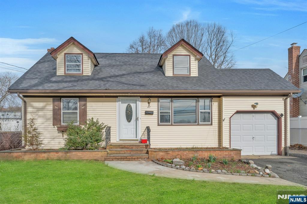 Rental Property at 47 Springfield Ave, Summit, New Jersey - Bedrooms: 4 
Bathrooms: 2 
Rooms: 7  - $4,300 MO.