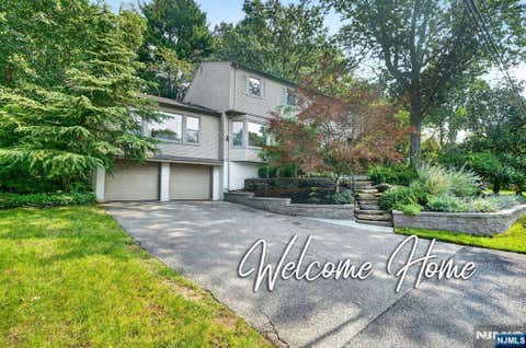Photo of 10 Lancaster Court, Cresskill, NJ 07626 (MLS # 26030689)