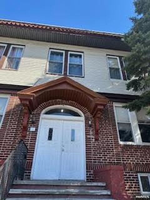 Photo of 216218 Sunset Ave #1R, Newark, NJ 07106 (MLS # 26009566)